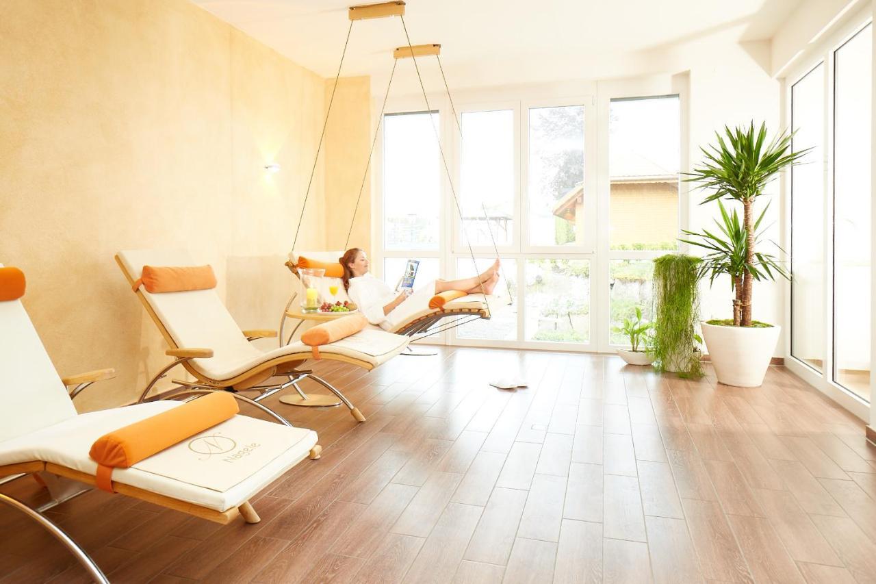 Wander- & Wellnesshotel Naegele Гехеншванд Екстер'єр фото